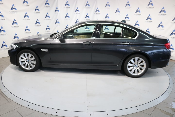 BMW 528i xDrive Steptronic-image-15