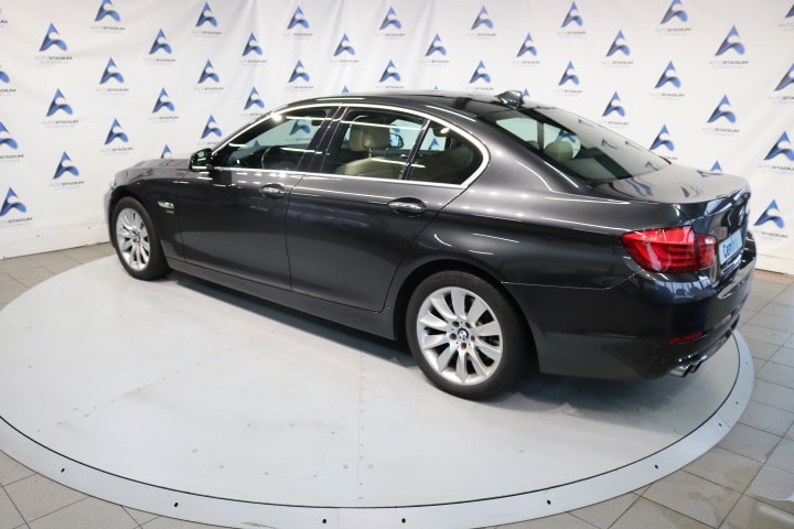 BMW 528i xDrive Steptronic-image-17