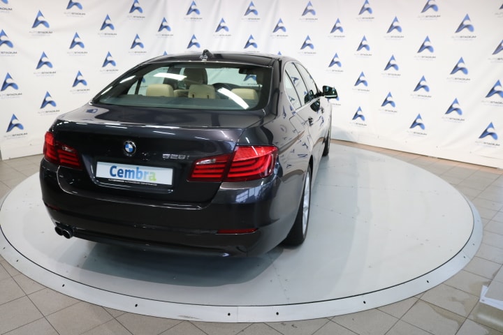 BMW 528i xDrive Steptronic-image-21