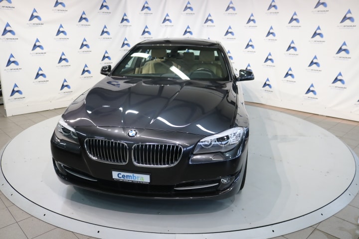 BMW 528i xDrive Steptronic-image-9