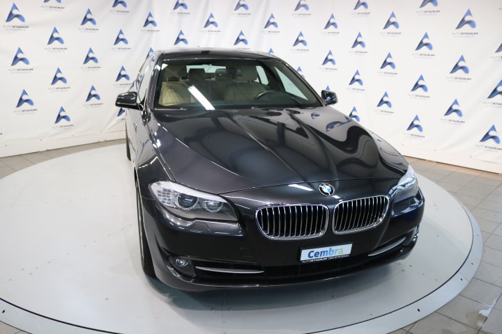 BMW 528i xDrive Steptronic-image-7