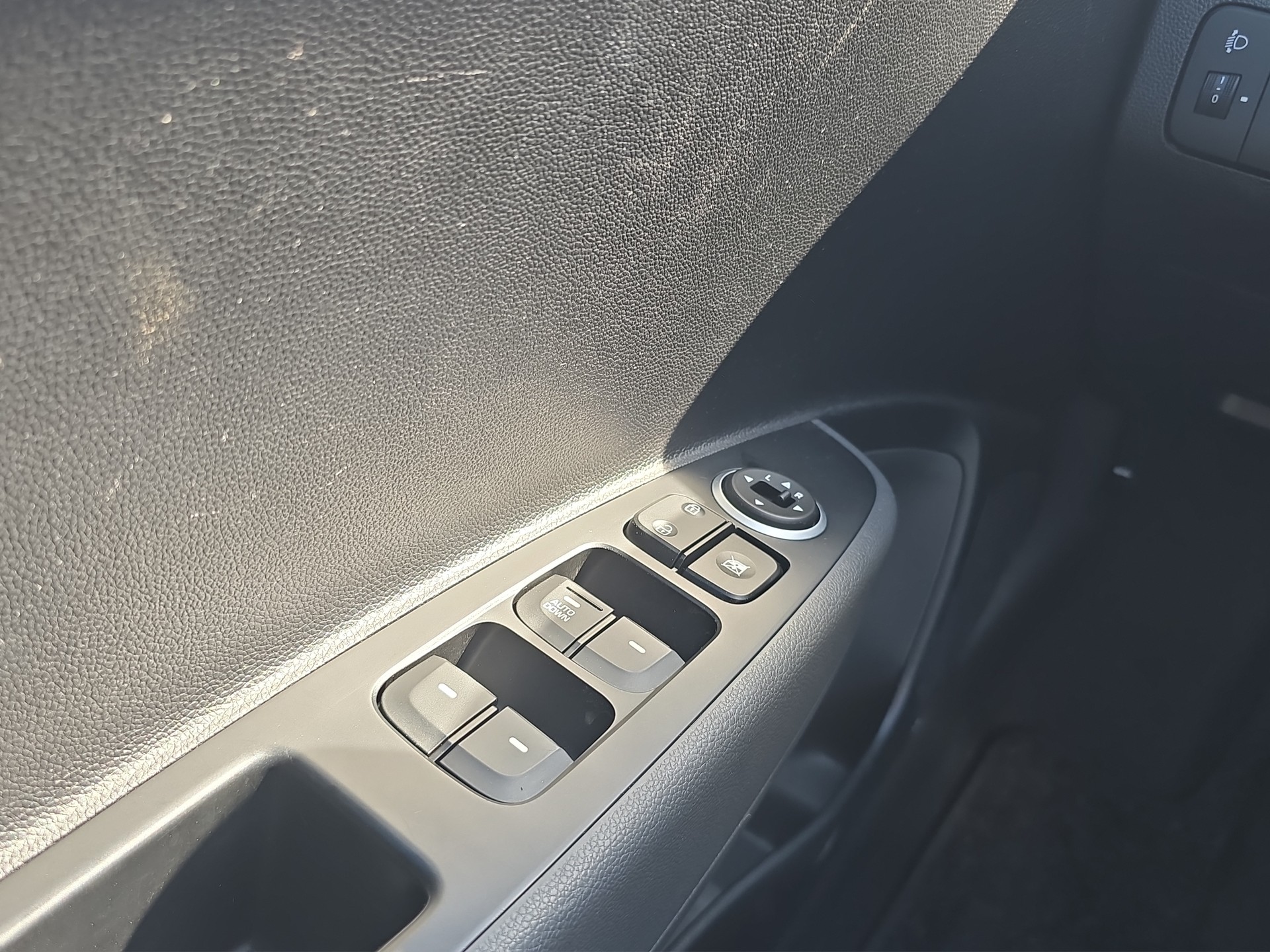 HYUNDAI i10 1.2 Amplia-image-10