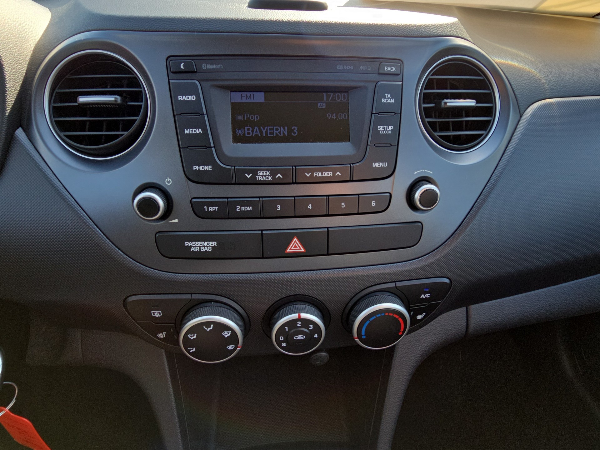 HYUNDAI i10 1.2 Amplia-image-12