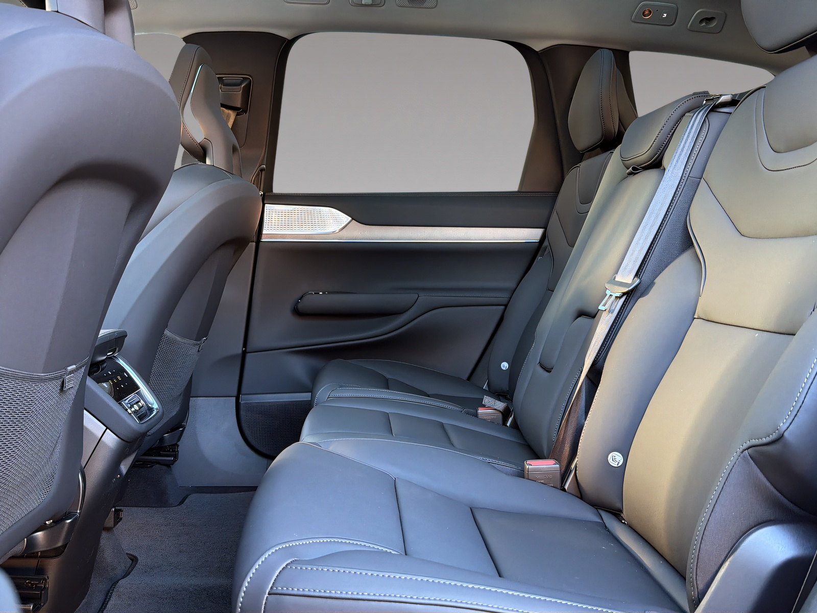 VOLVO EX 90 Twin Performance Ultra AWDD-image-6