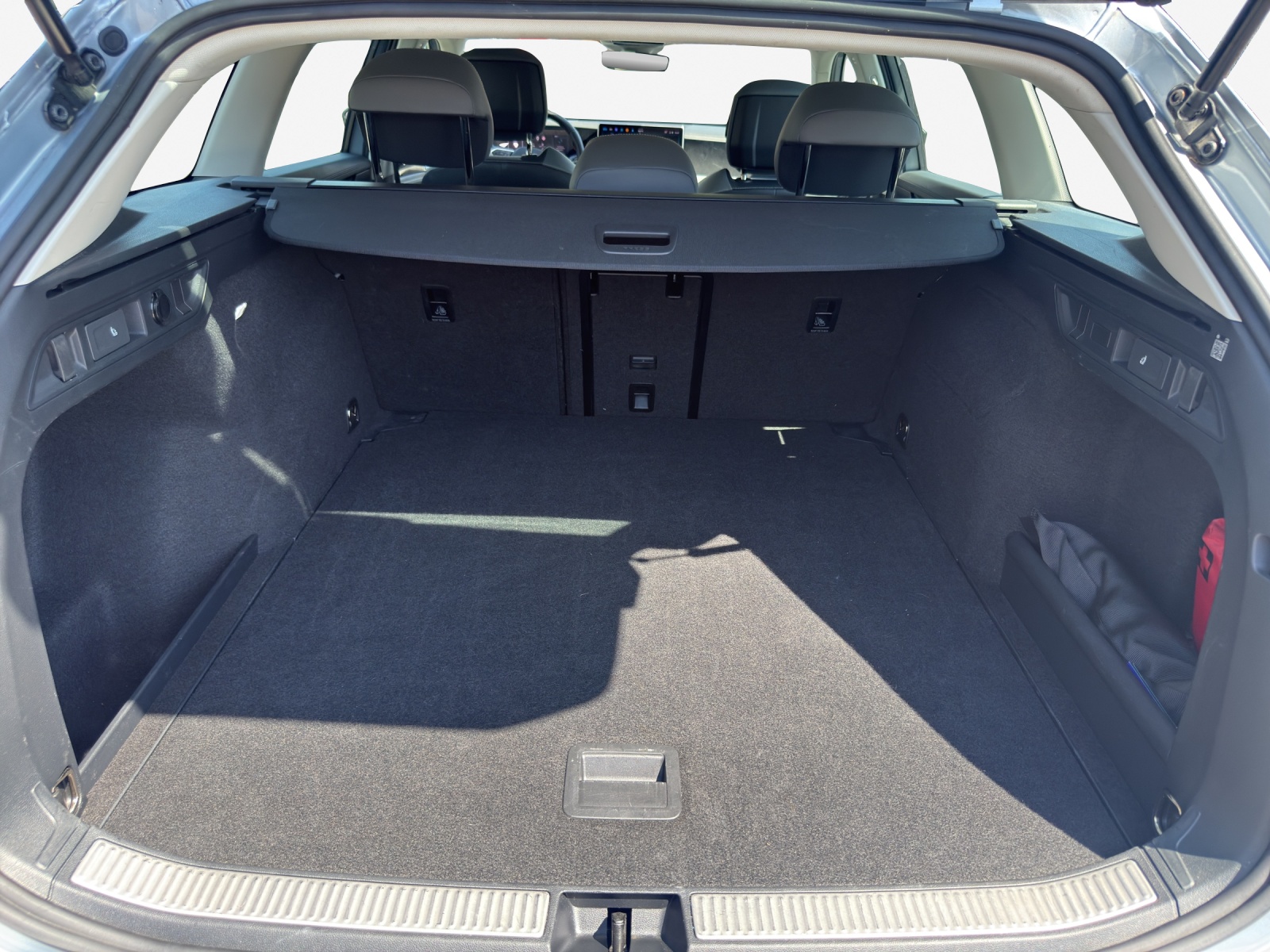 VW Passat Variant 2.0 TDI evo Business DSG-image-12
