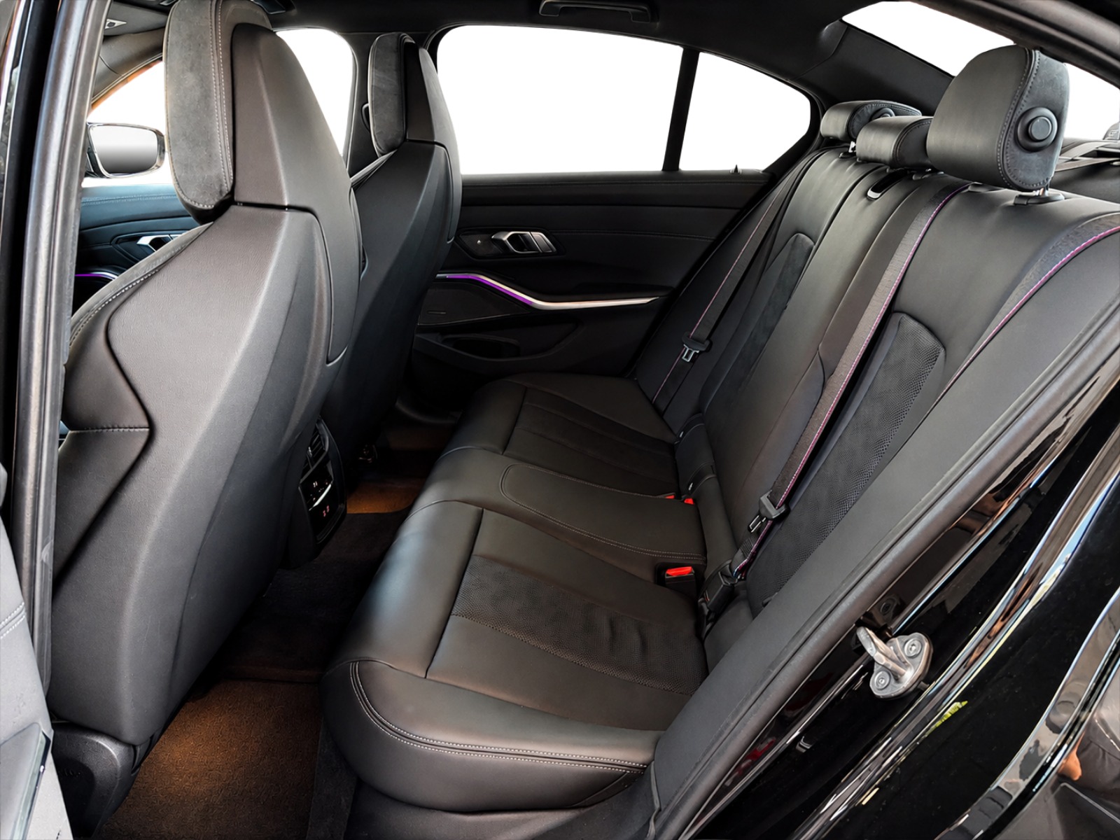 BMW M3 Competition LCI xDrive M-Performance-image-21