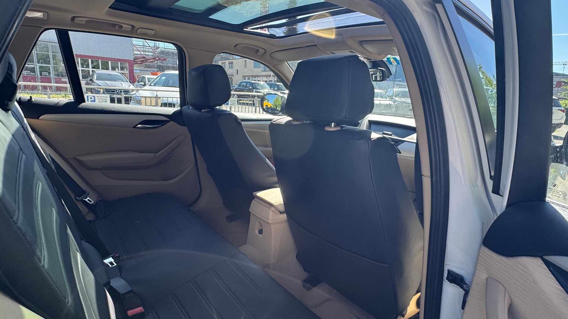 BMW X1 sDrive 18d-image-8