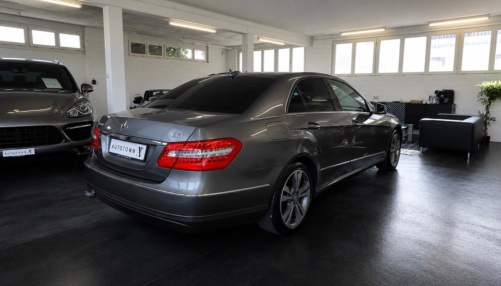 MERCEDES-BENZ E 250 BlueEF-image-1