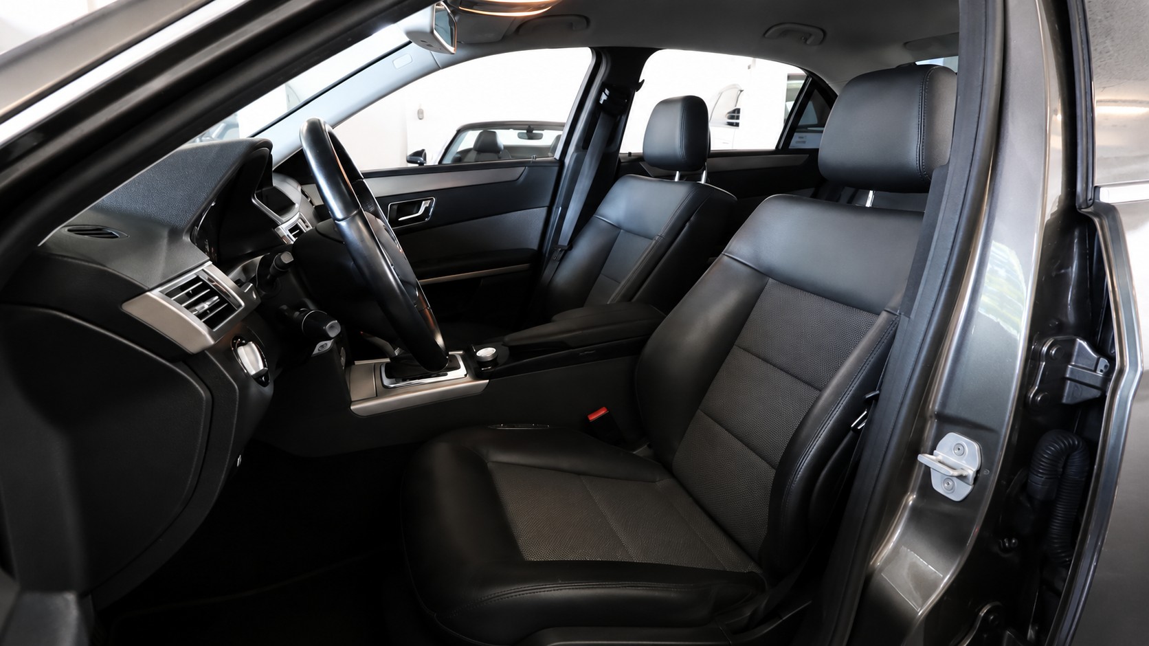 MERCEDES-BENZ E 250 BlueEF-image-4