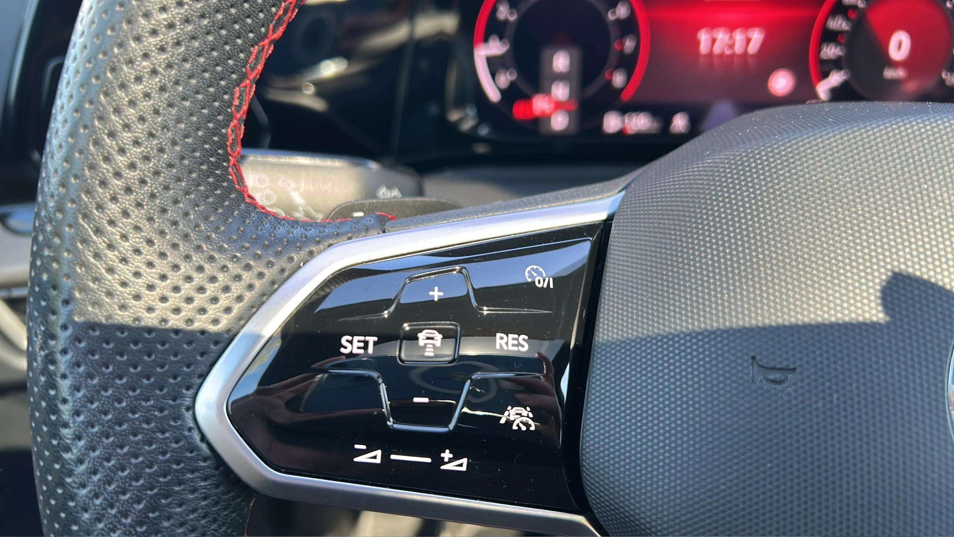 VW Golf 2.0 TSI GTI Clubsport DSG-image-25