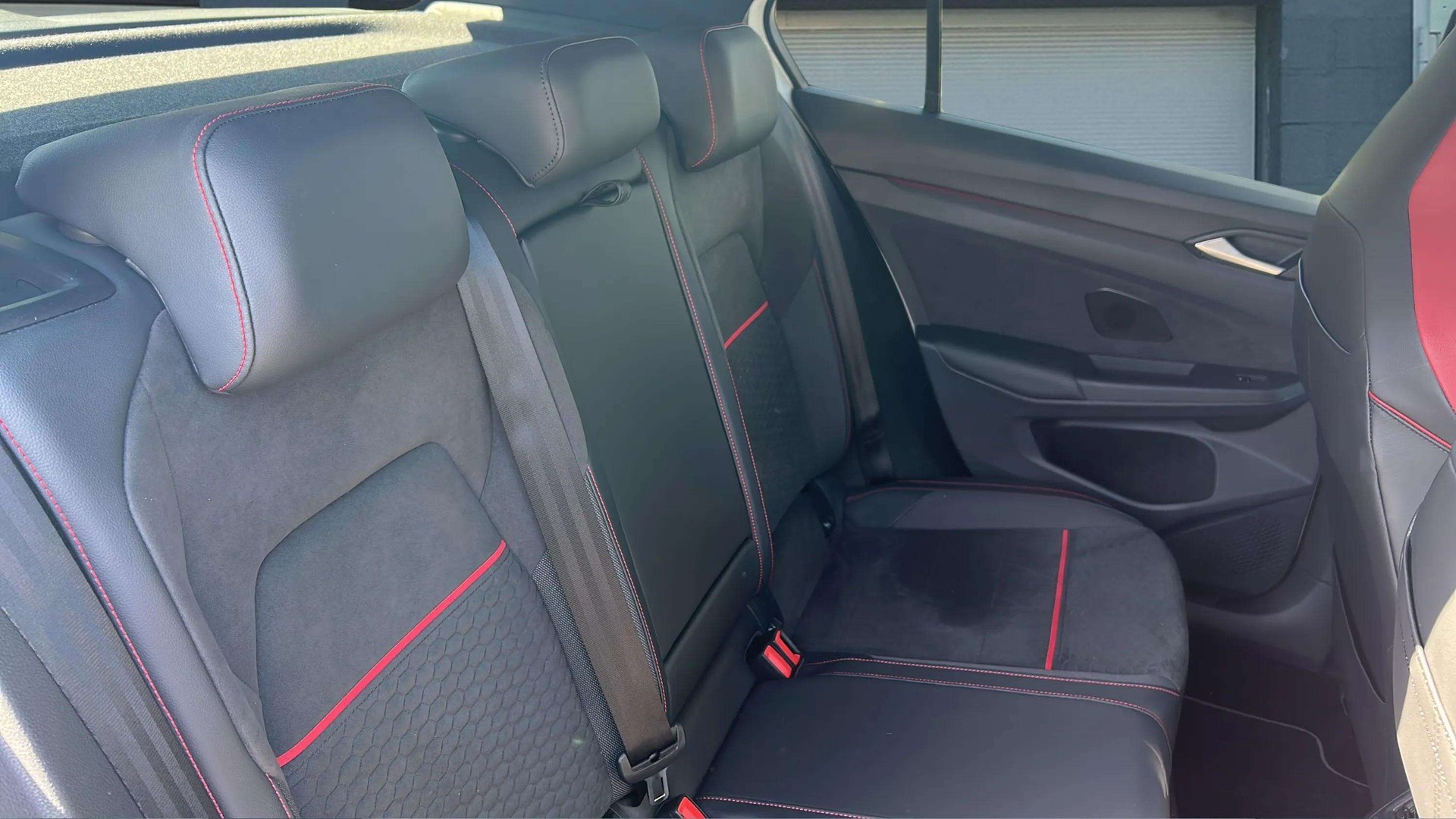 VW Golf 2.0 TSI GTI Clubsport DSG-image-13