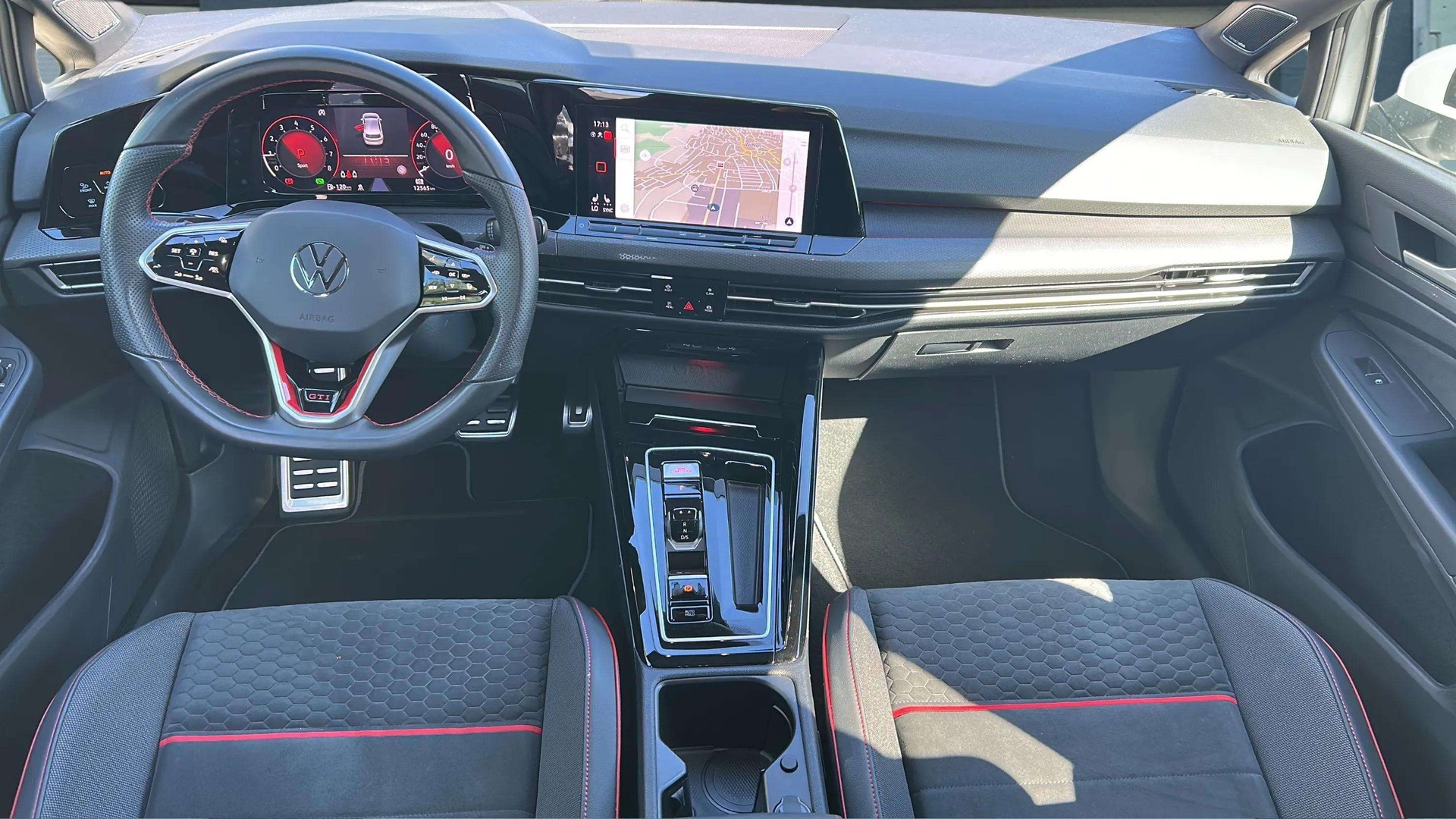 VW Golf 2.0 TSI GTI Clubsport DSG-image-9