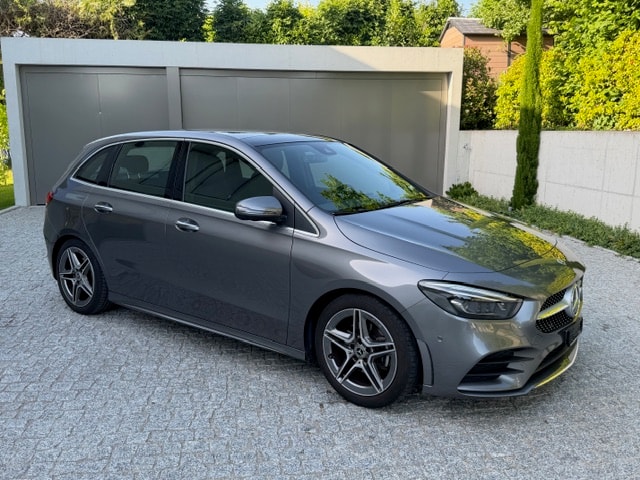 MERCEDES-BENZ B 200 AMG Line