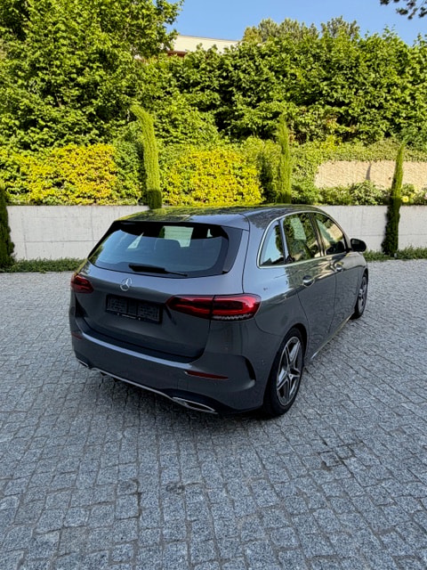 MERCEDES-BENZ B 200 AMG Line-image-4