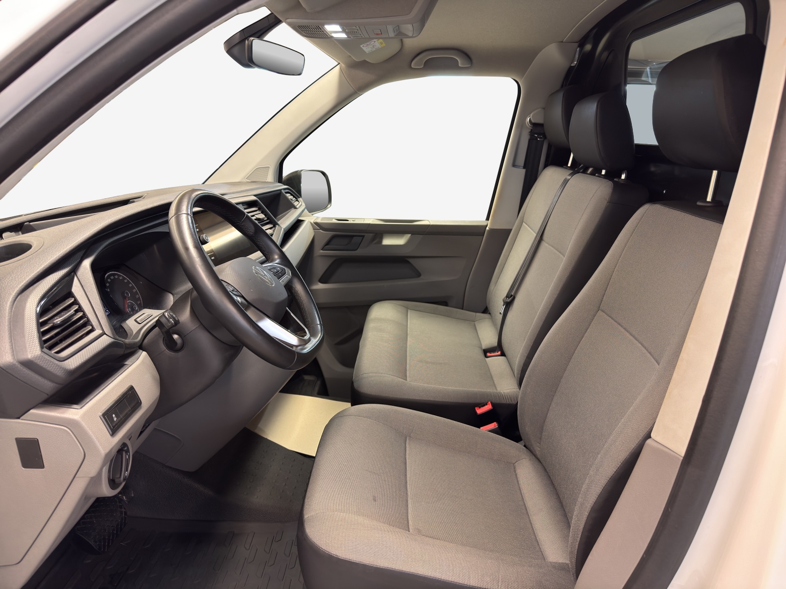 VW T6.1 2.0 TDI 4Motion DSG-image-7