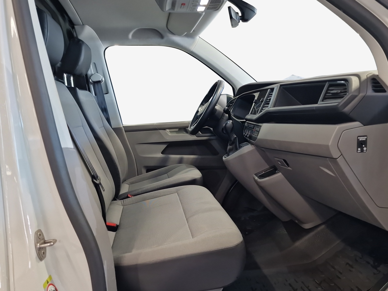 VW T6.1 2.0 TDI 4Motion DSG-image-14