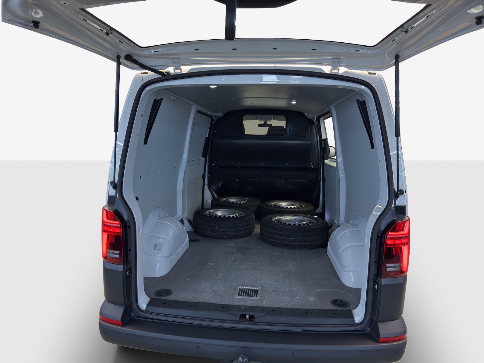 VW T6.1 2.0 TDI 4Motion DSG-image-12