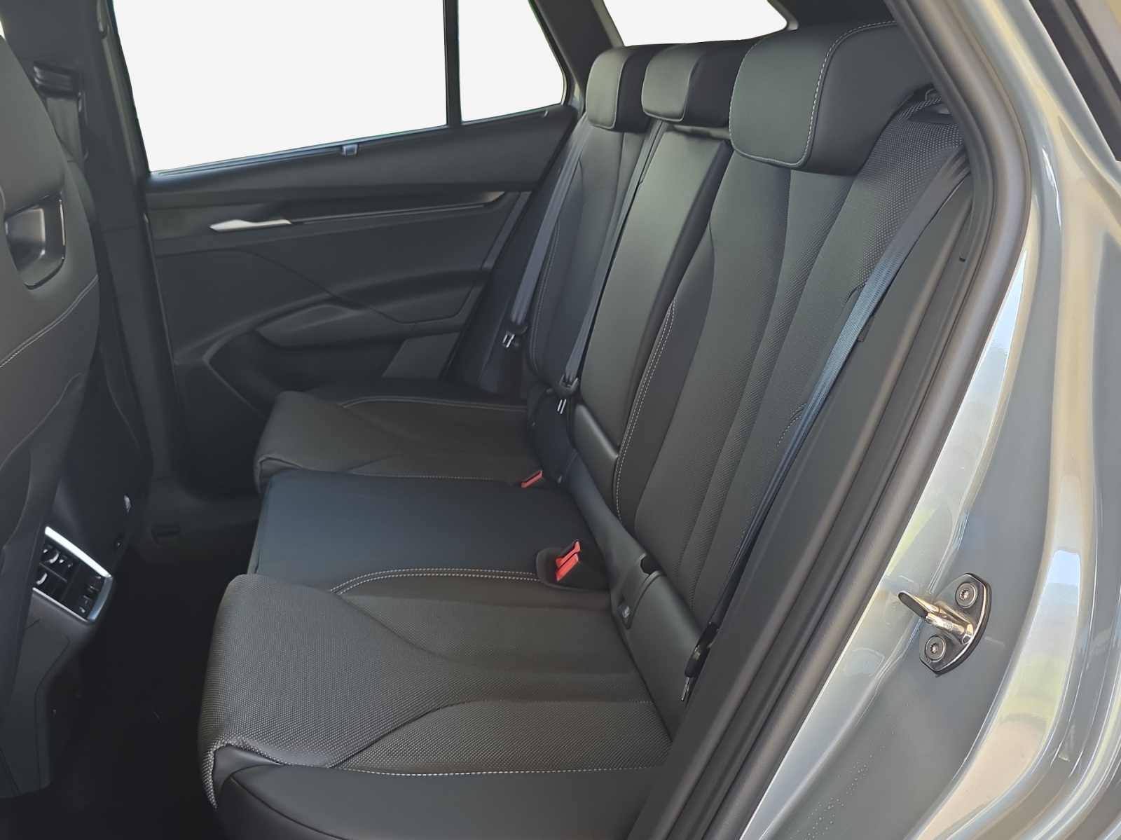 SKODA Enyaq 4x4 RS-image-11