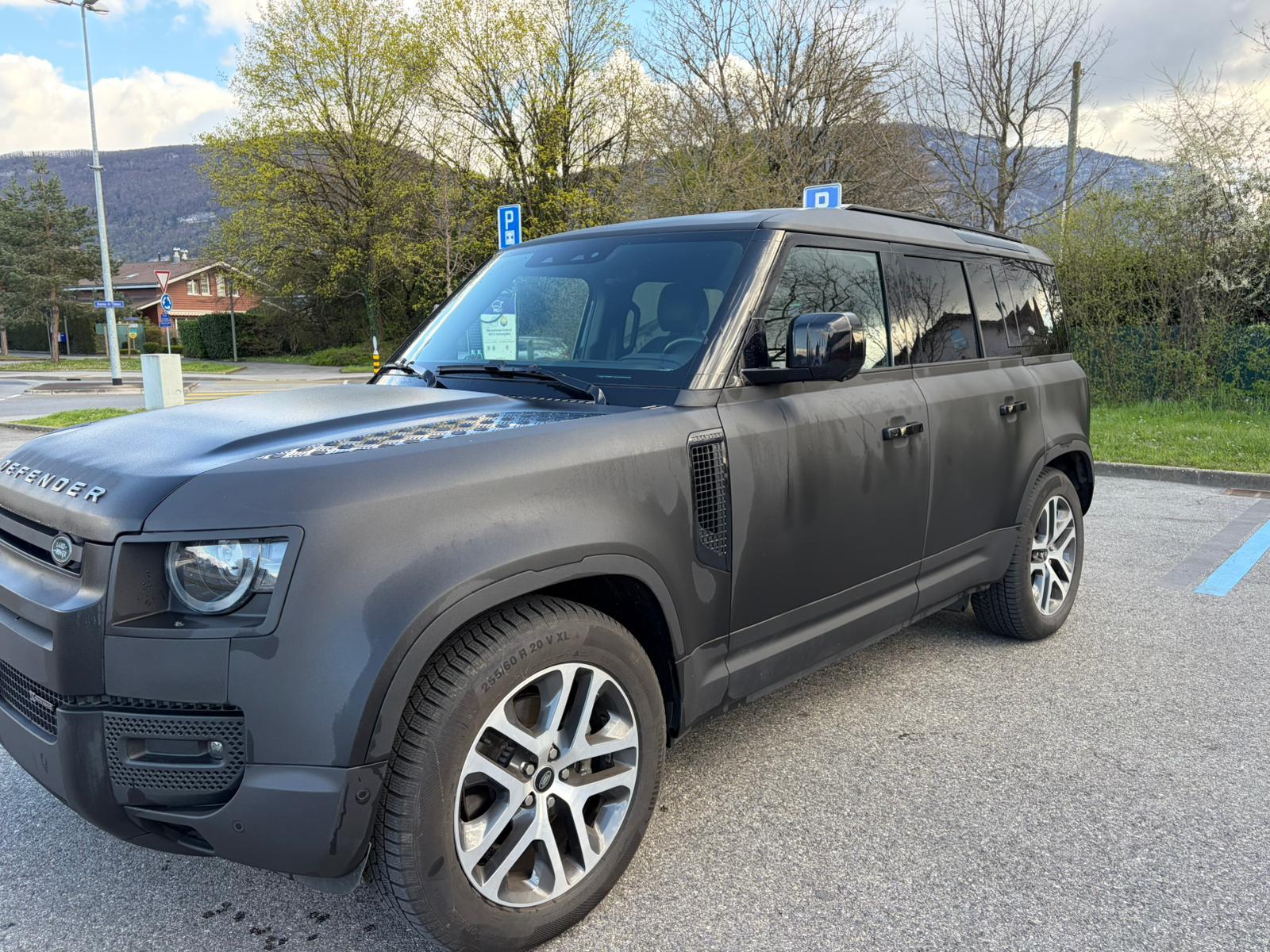 LAND ROVER Defender 110 3.0 D I6 250 X-Dynamic HSE AWD AT8