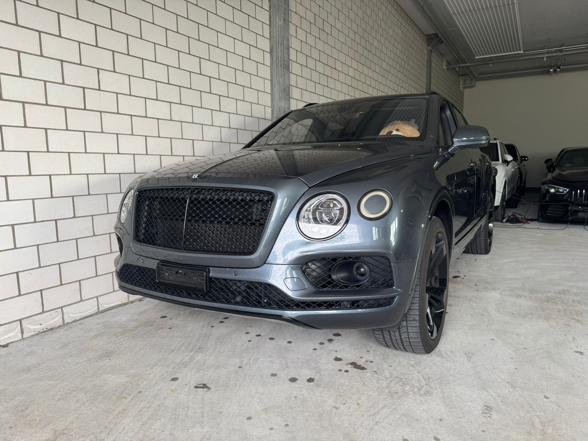 BENTLEY Bentayga W12 Traumausstattung-showroom-element-1