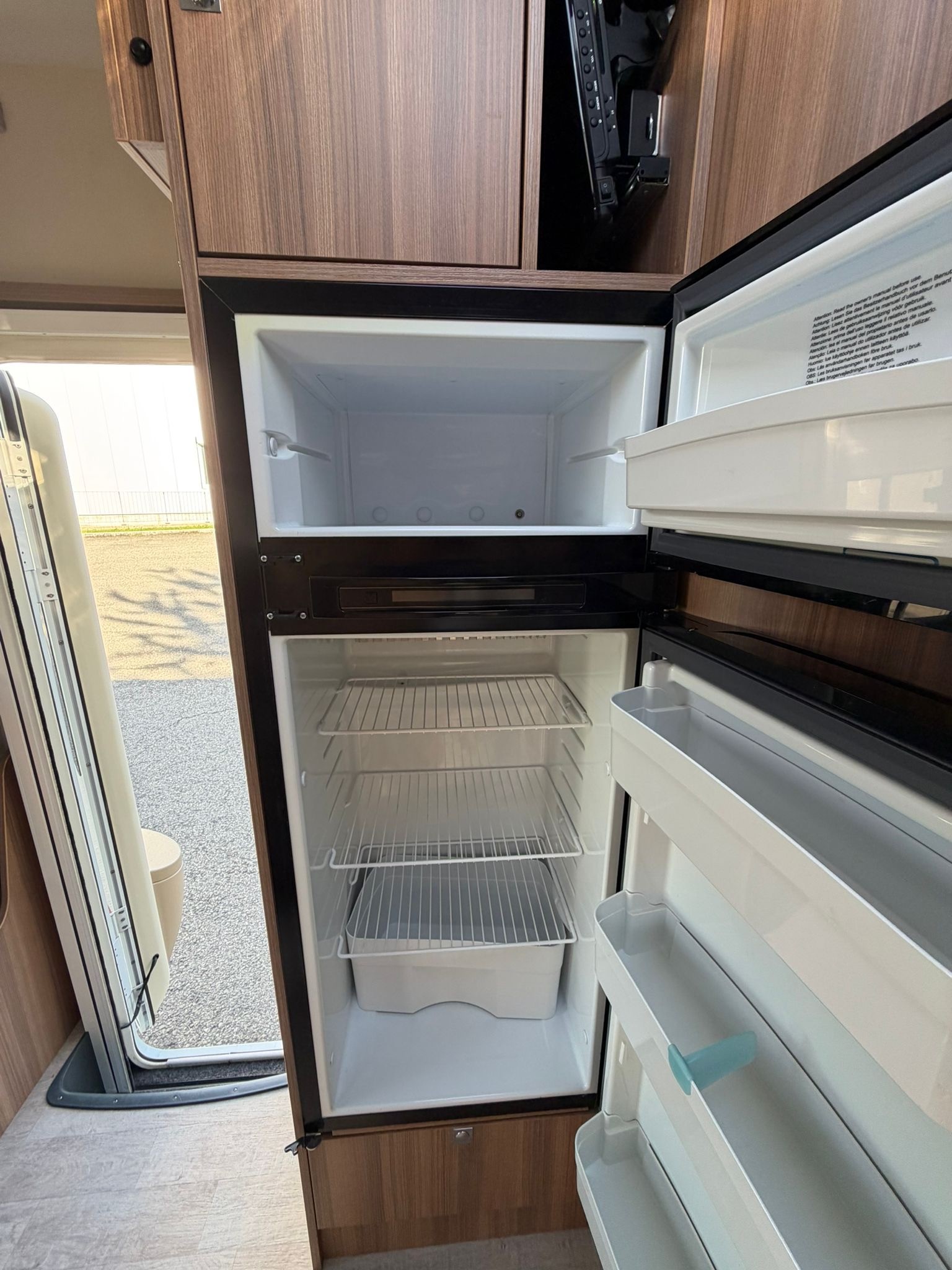 CHALLENGER Challenger 398 Mageo mit Queensbett – Top-Zustand & Einzigartiges Garantie-Paket!-image-17
