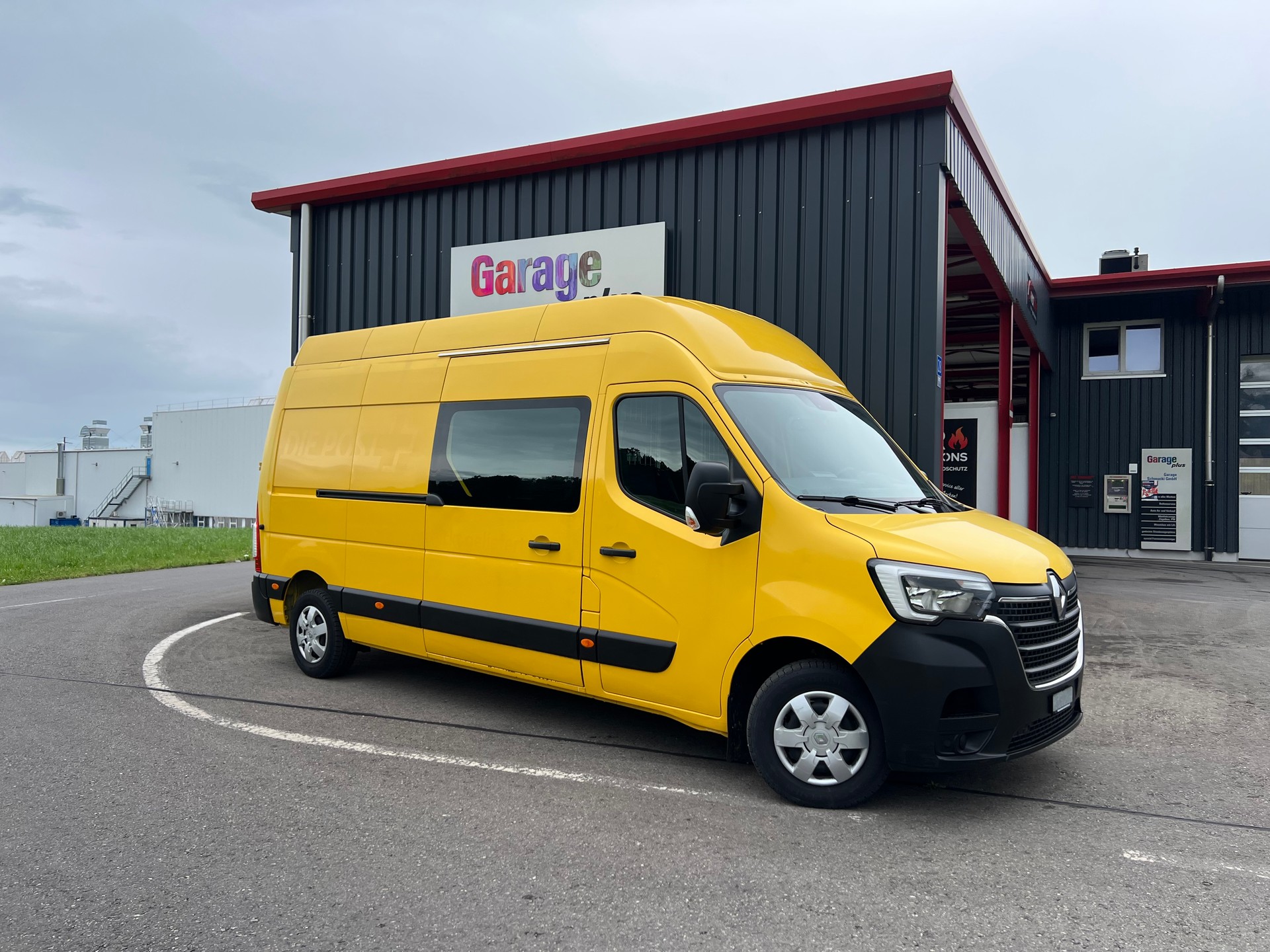 RENAULT Master T35 2.3dCi 135 L3H3-image-1