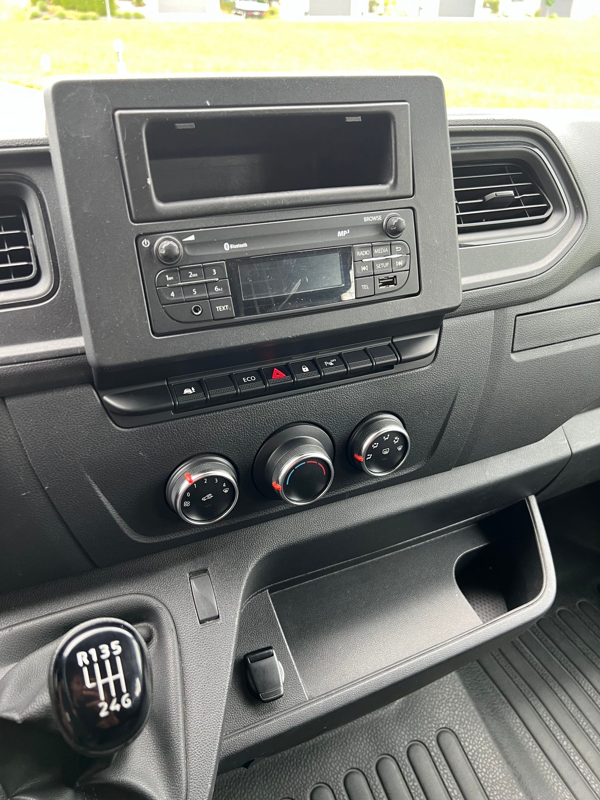RENAULT Master T35 2.3dCi 135 L3H3-image-9