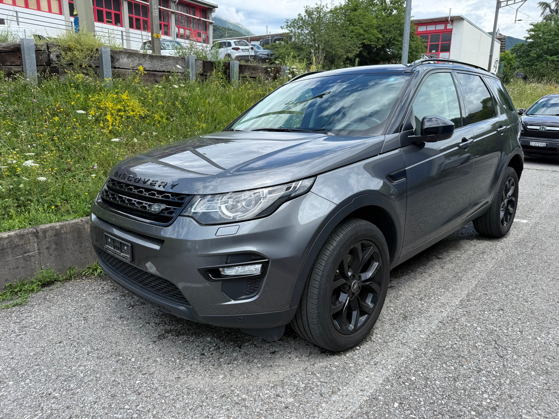 LAND ROVER Discovery Sport 2.0 TD4 SE AT9-image-0