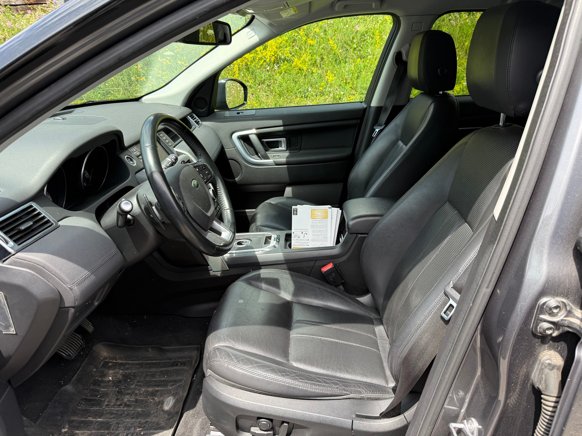 LAND ROVER Discovery Sport 2.0 TD4 SE AT9-image-4