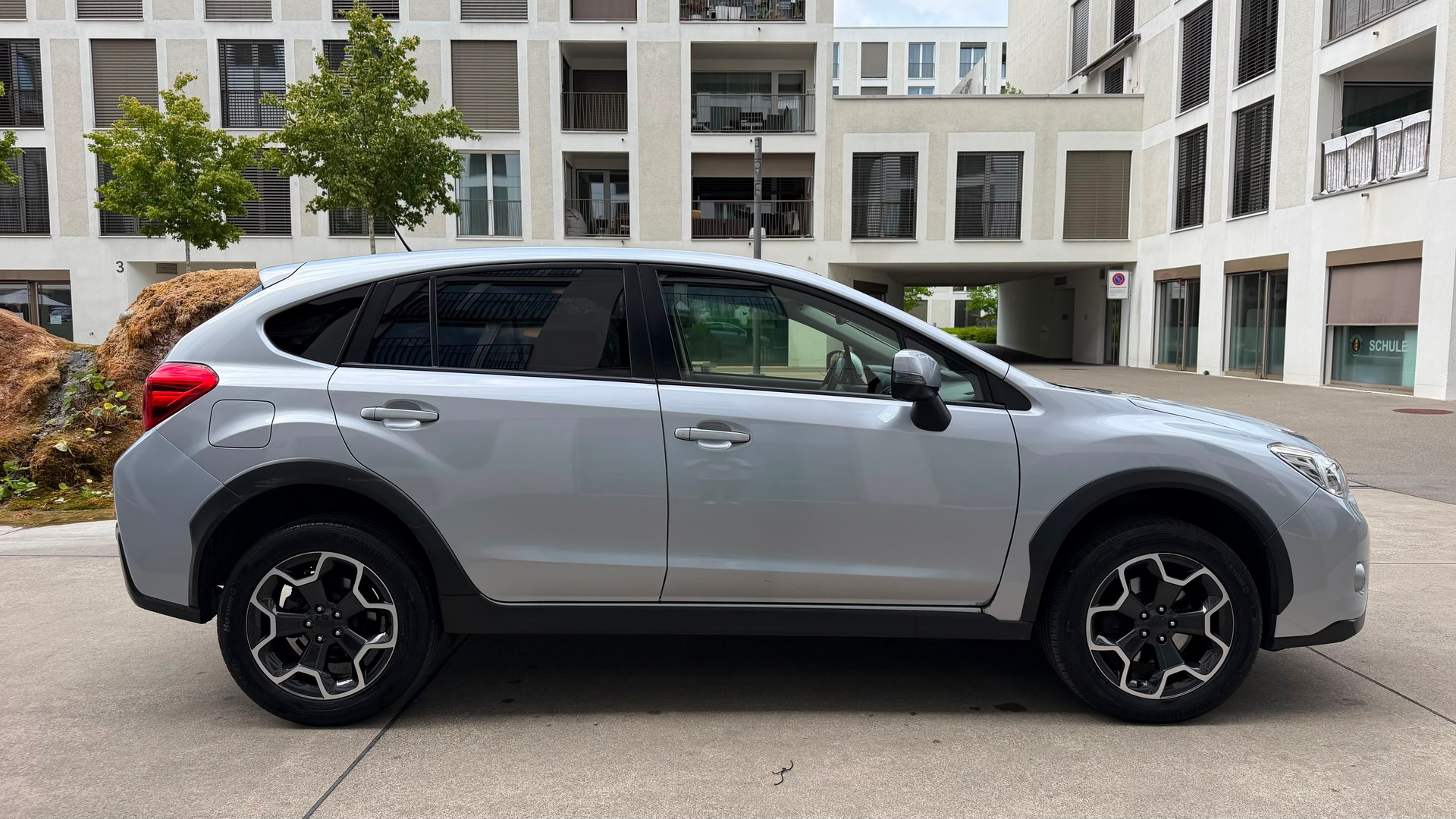 SUBARU XV 2.0 Swiss Three AWD CVT-image-4
