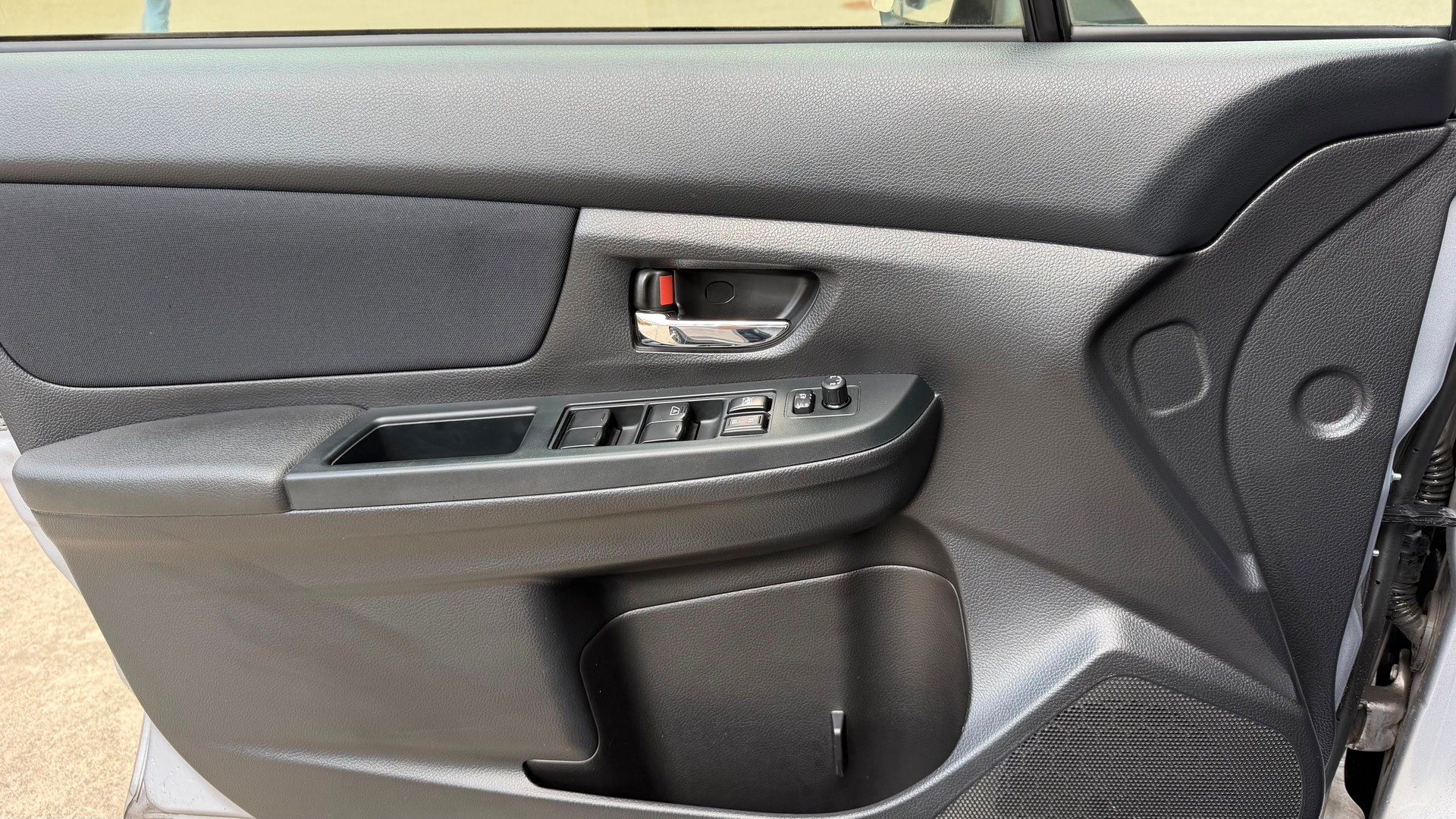 SUBARU XV 2.0 Swiss Three AWD CVT-image-22