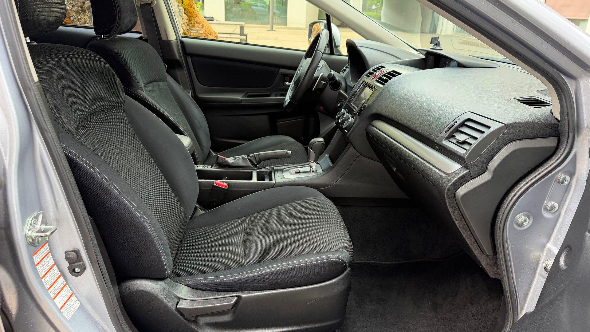 SUBARU XV 2.0 Swiss Three AWD CVT-image-9