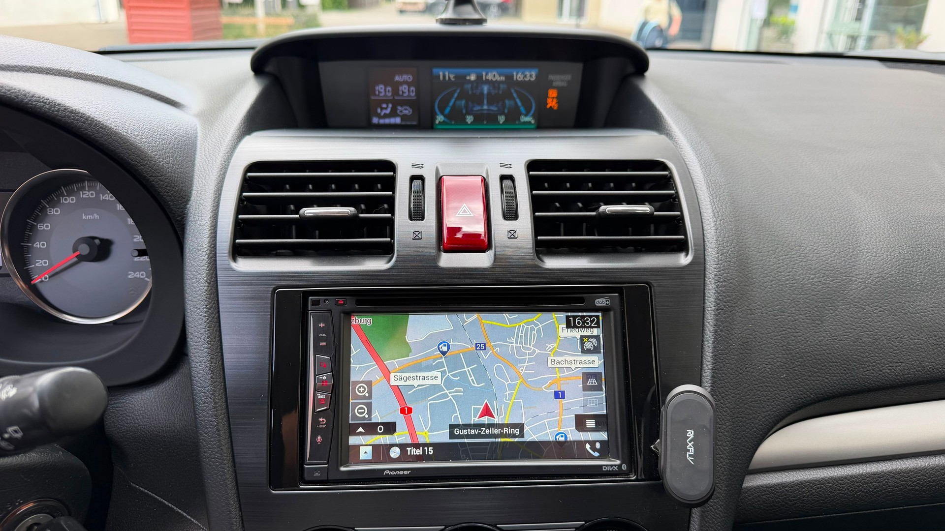SUBARU XV 2.0 Swiss Three AWD CVT-image-18