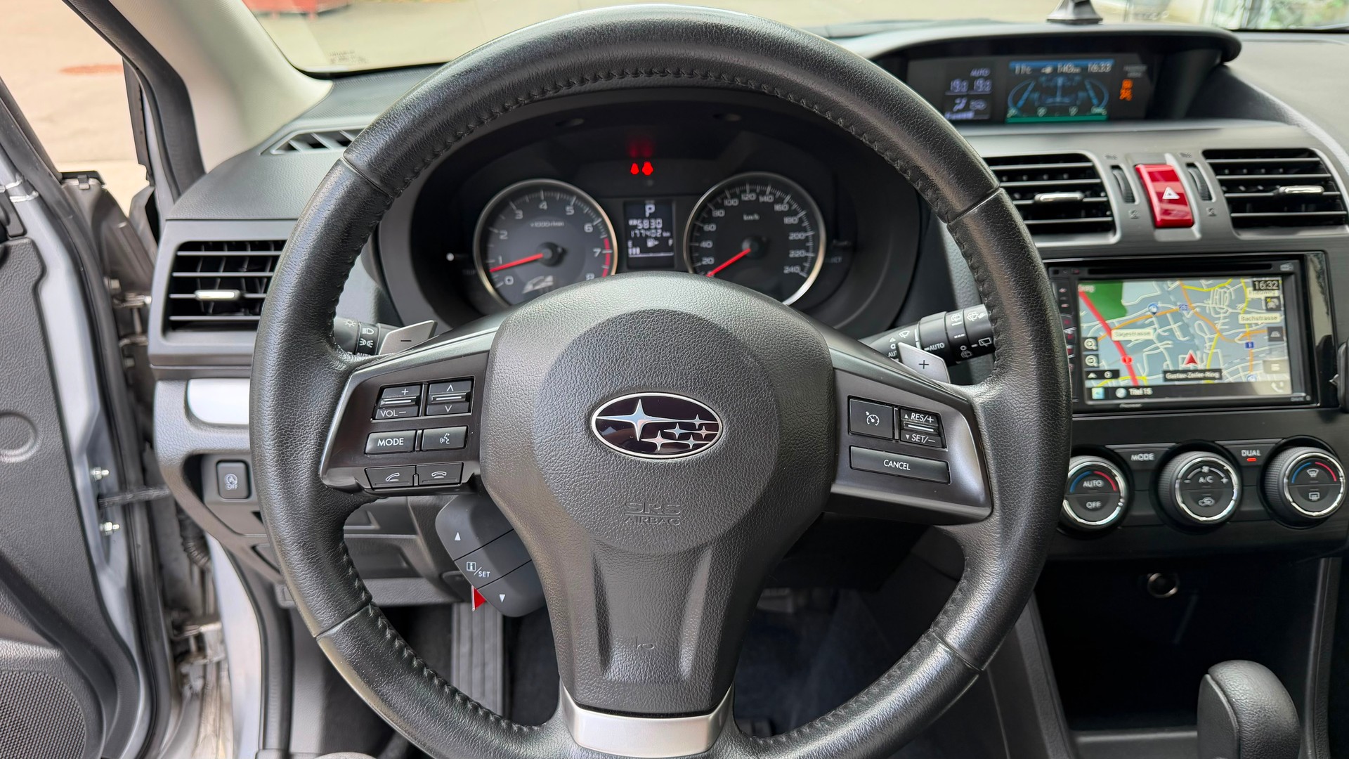 SUBARU XV 2.0 Swiss Three AWD CVT-image-17