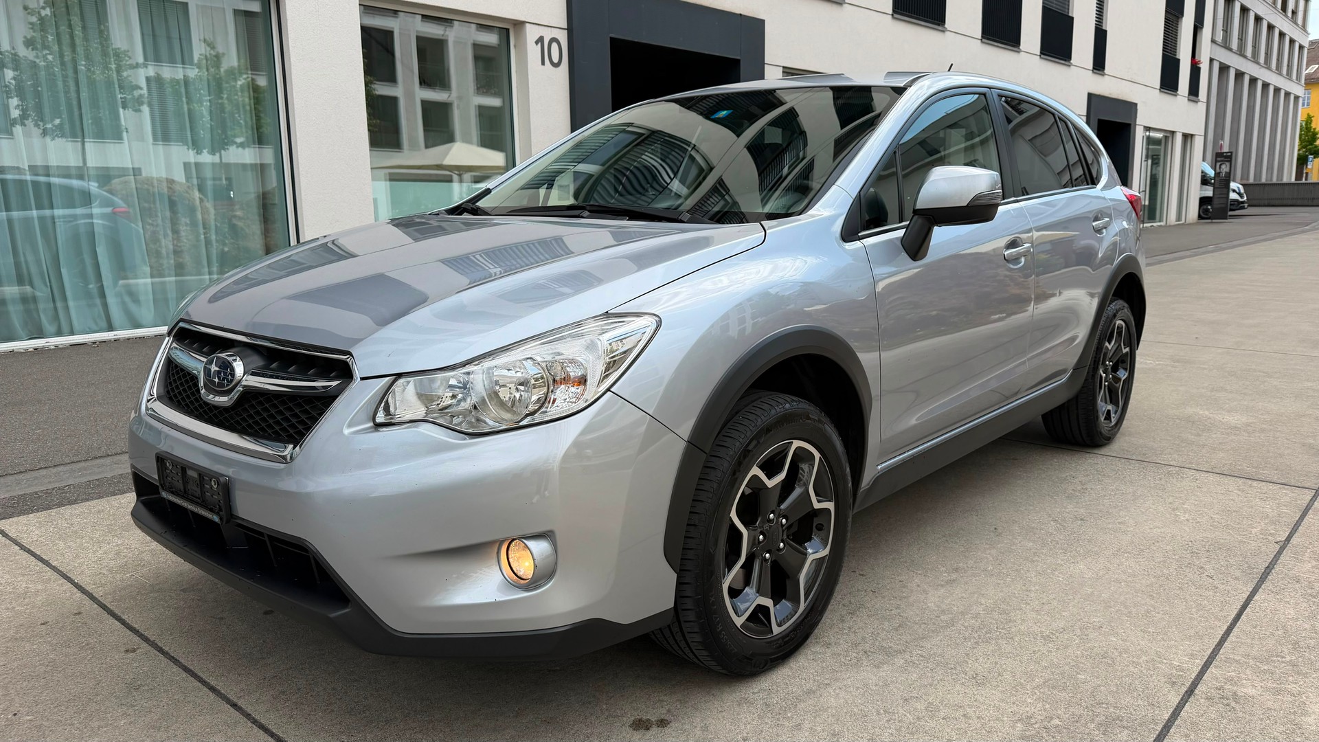 SUBARU XV 2.0 Swiss Three AWD CVT-image-1