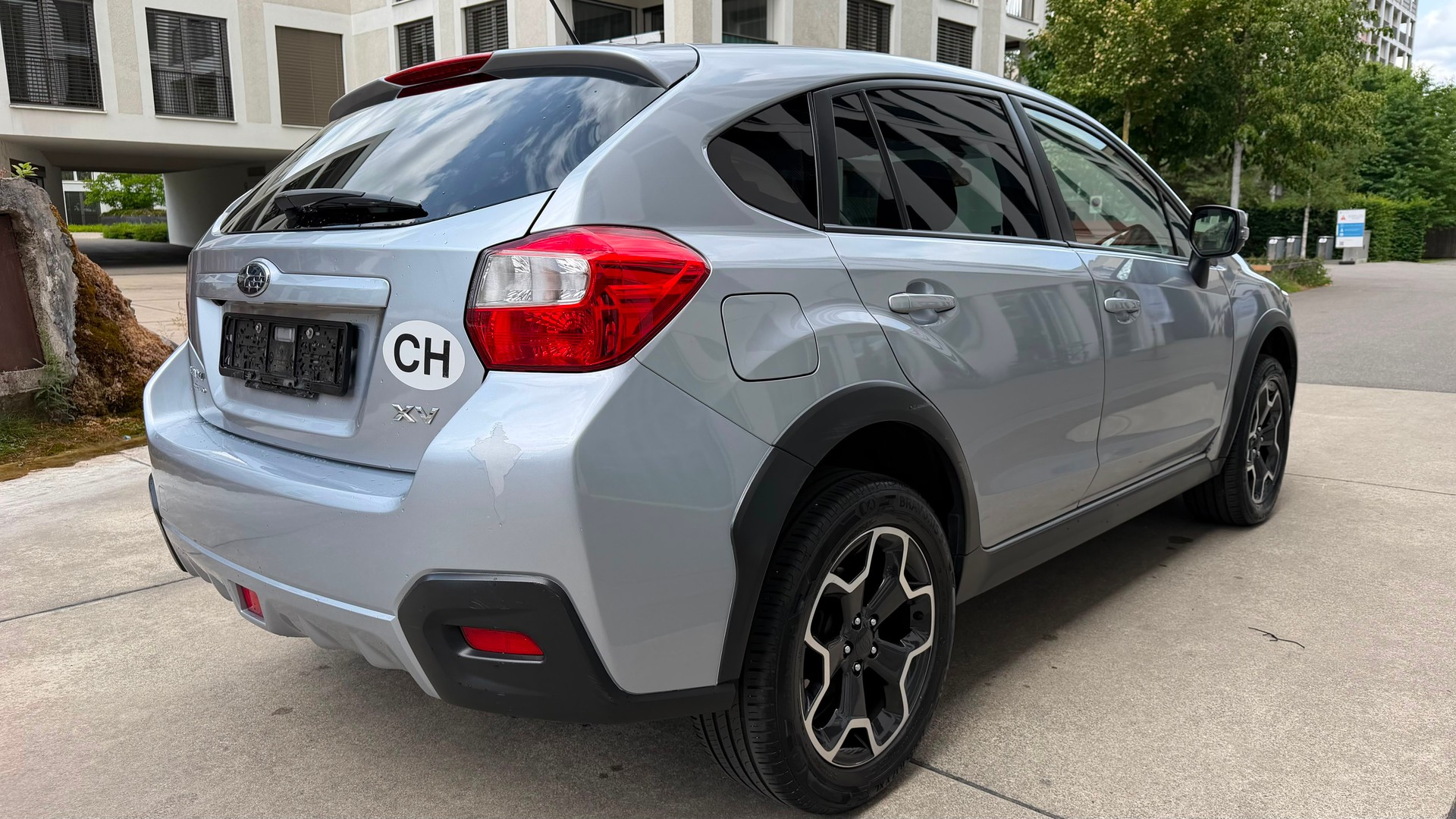 SUBARU XV 2.0 Swiss Three AWD CVT-image-3