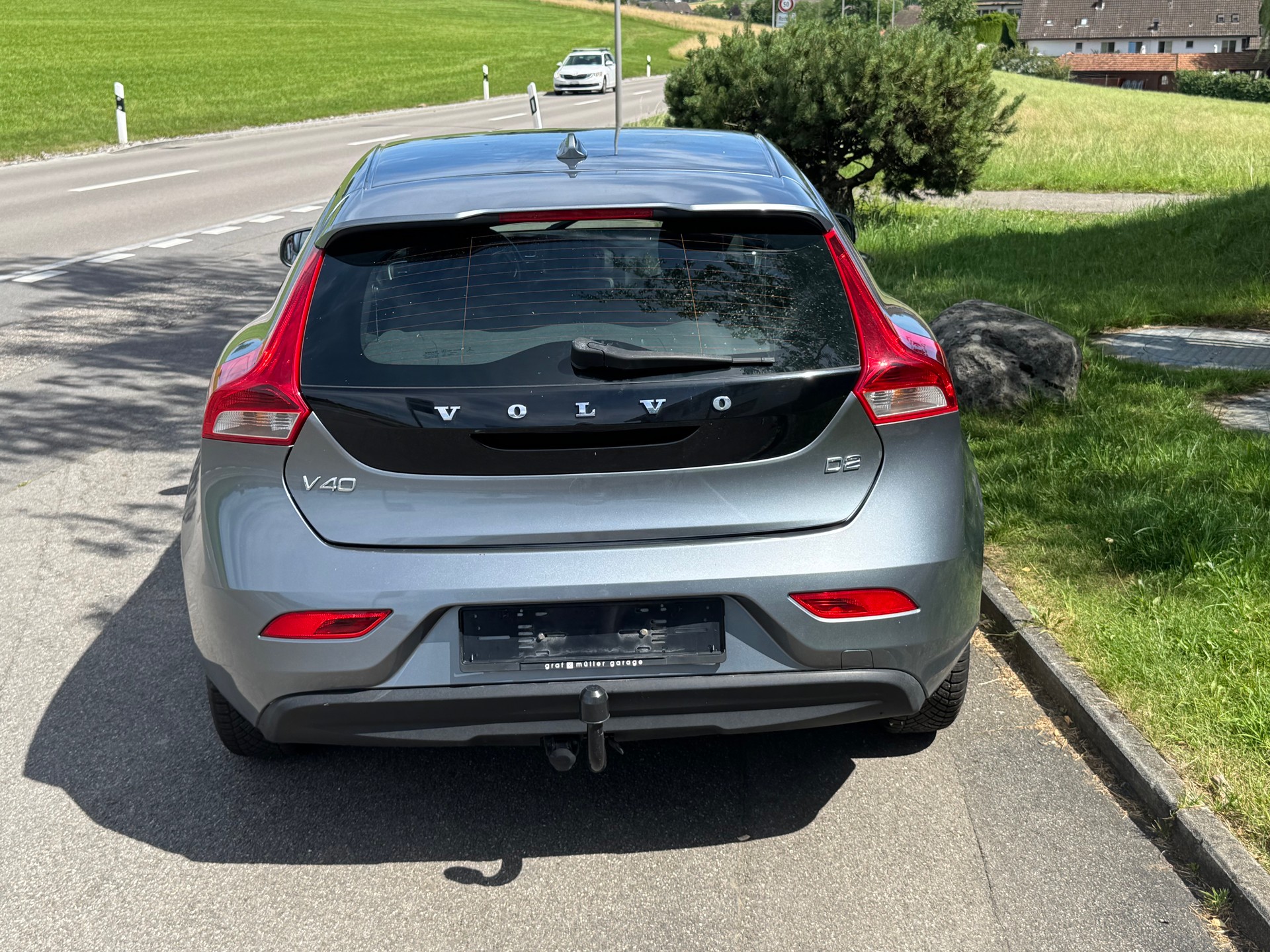 VOLVO V40 D2-image-5