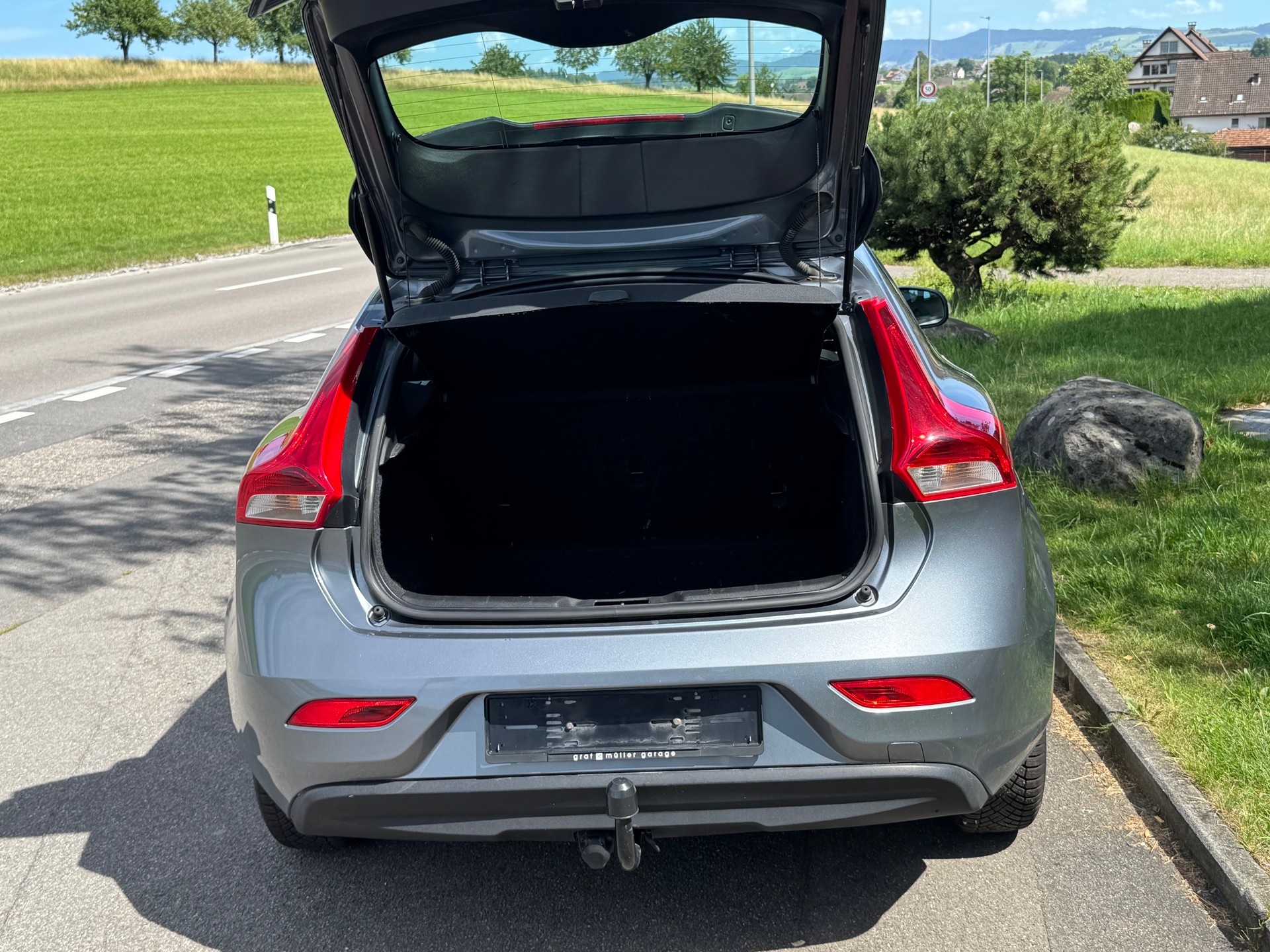 VOLVO V40 D2-image-6