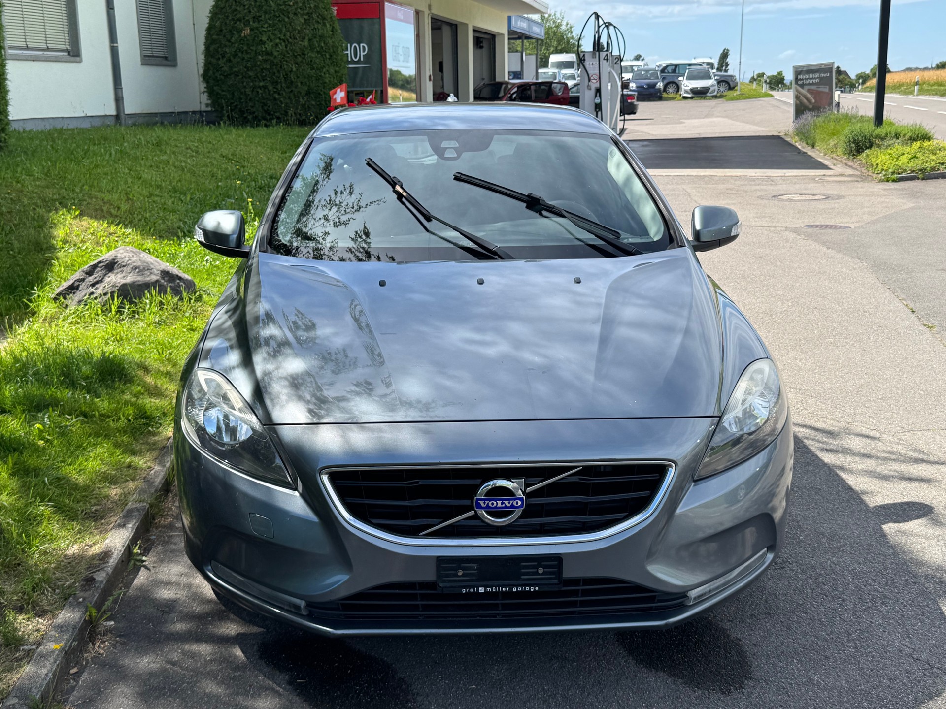VOLVO V40 D2-image-1