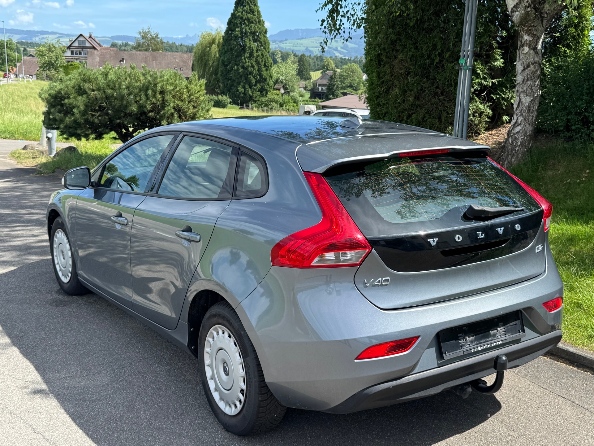 VOLVO V40 D2-image-3