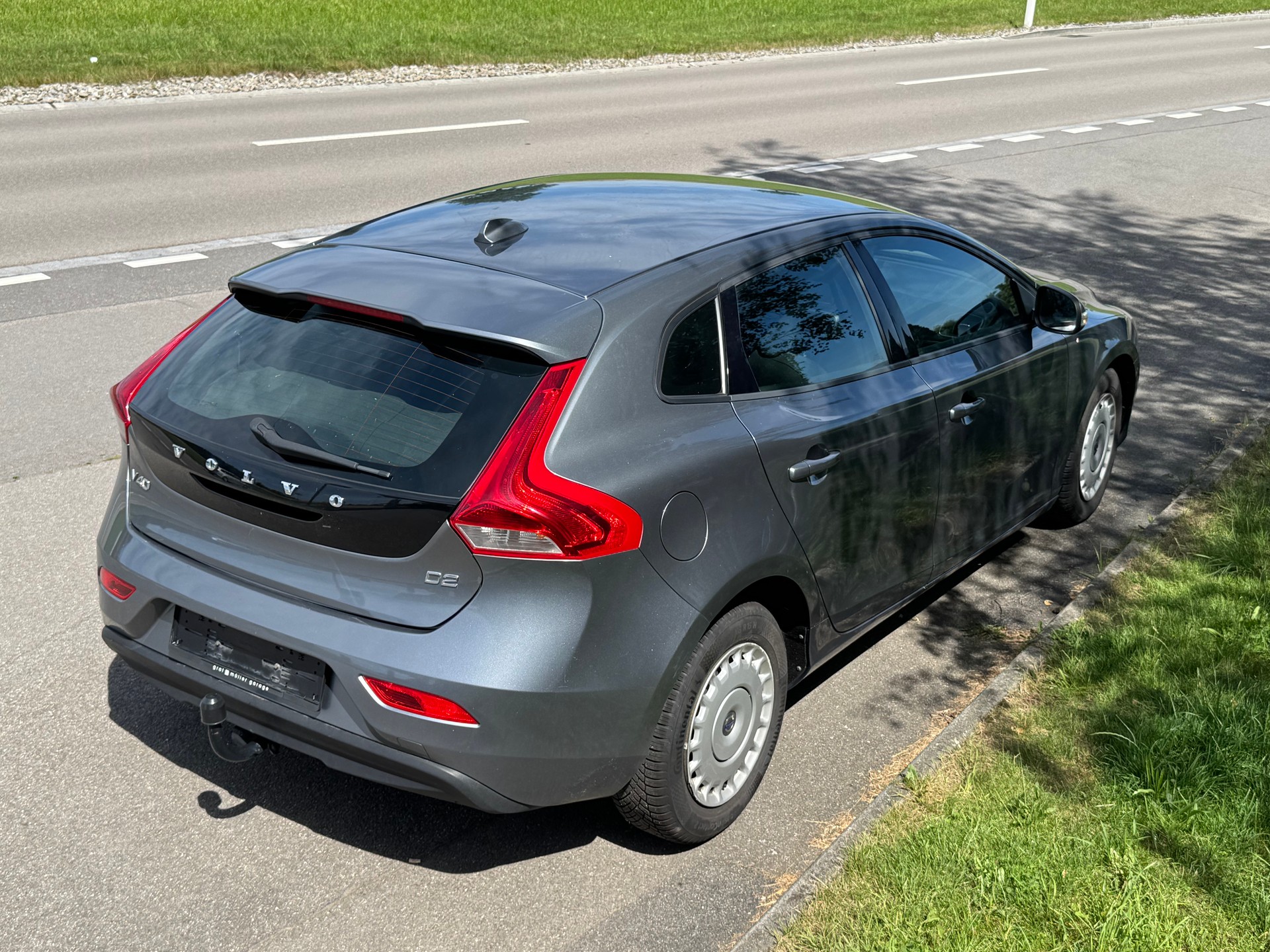 VOLVO V40 D2-image-4