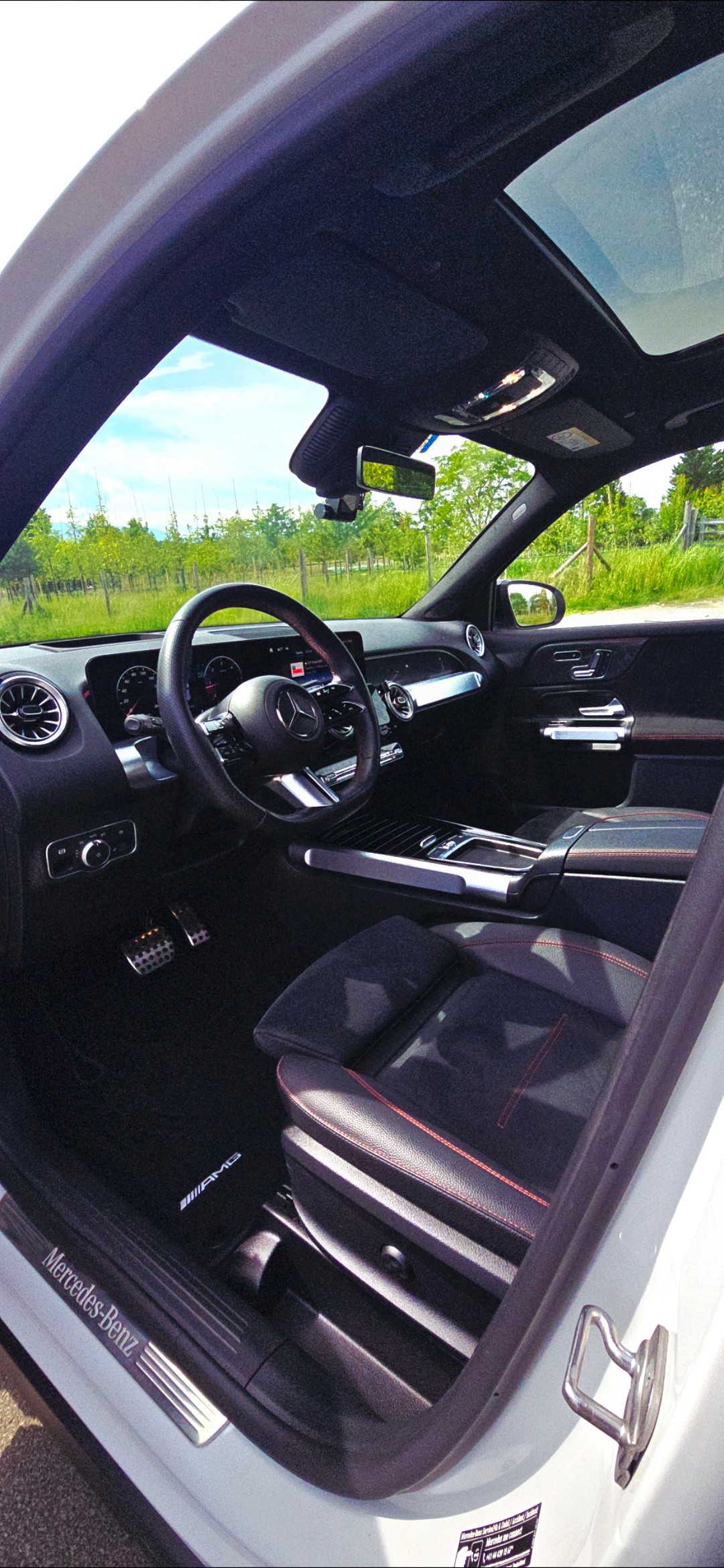 MERCEDES-BENZ GLB 220D AMG Line 7 places-image-1