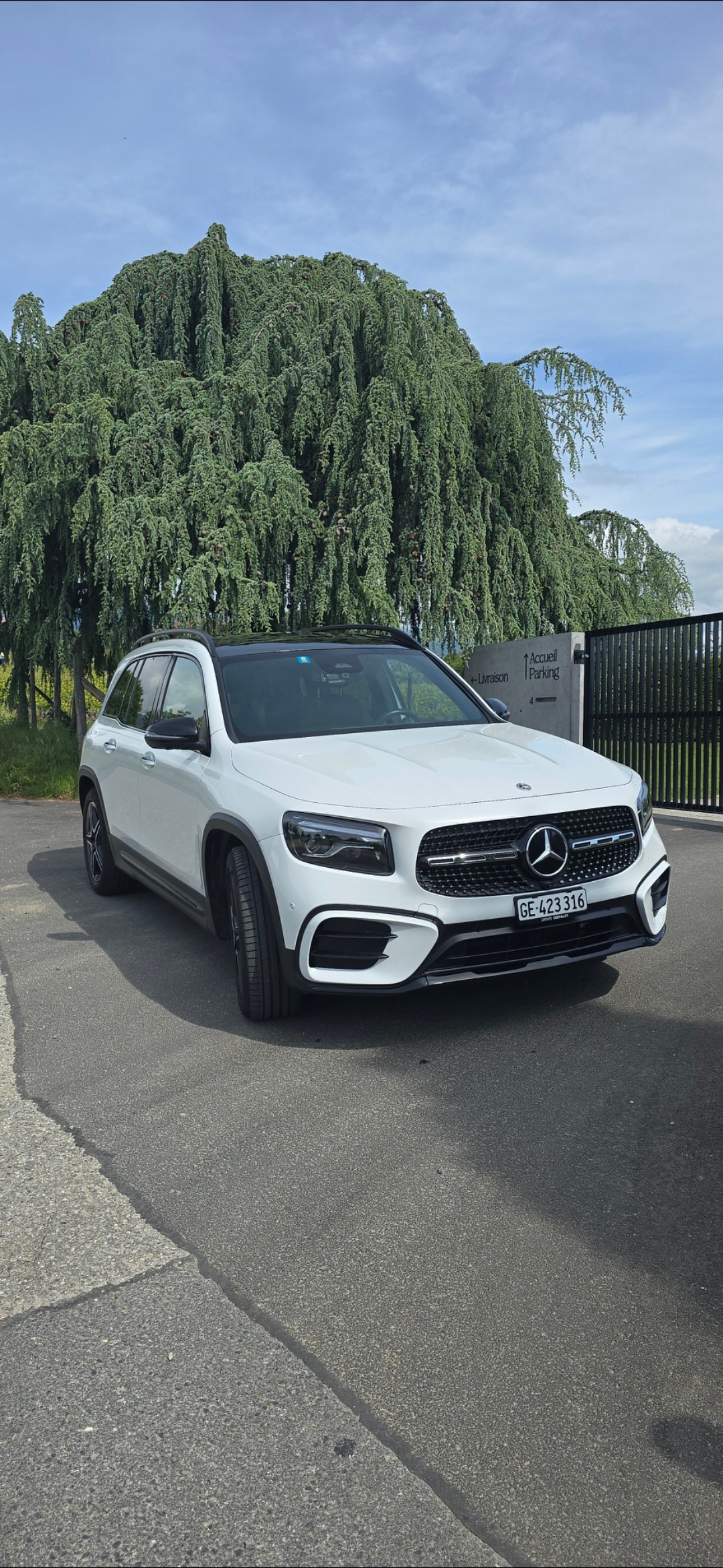 MERCEDES-BENZ GLB 220D AMG Line 7 places-image-0