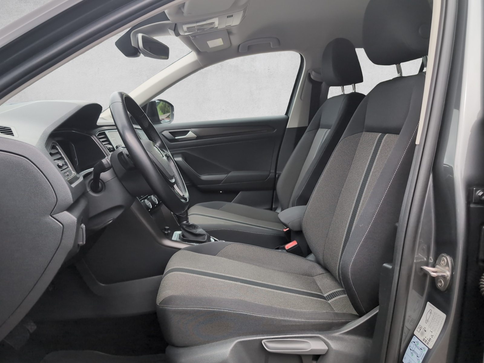 VW T-Roc 1.5 TSI EVO Advance DSG 4Motion-image-5