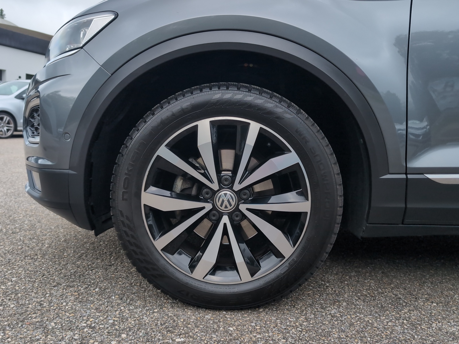 VW T-Roc 1.5 TSI EVO Advance DSG 4Motion-image-11