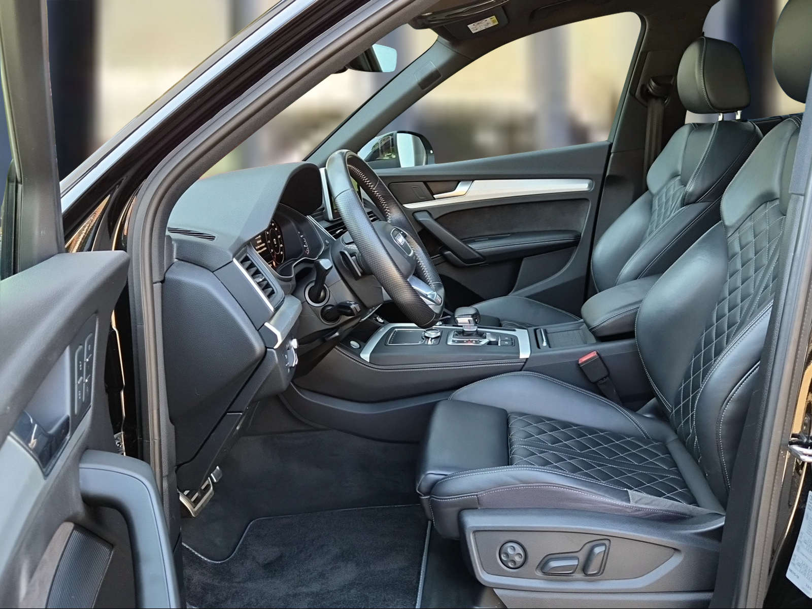 AUDI Q5 2.0 TDI sport quattro S-tronic Mythosschwarz Metallic-image-8