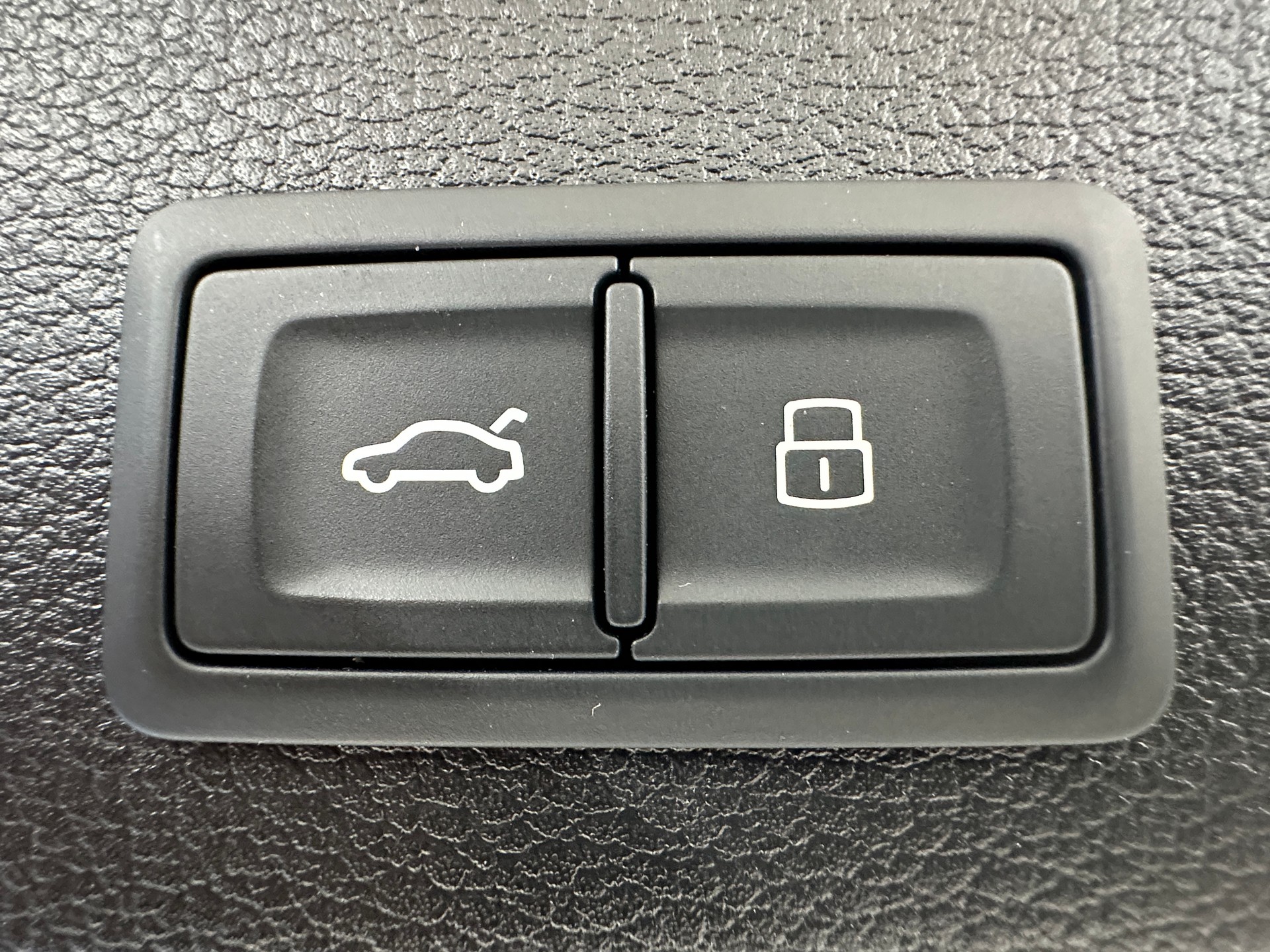 AUDI Q2 35 TFSI S line S-tronic-image-12