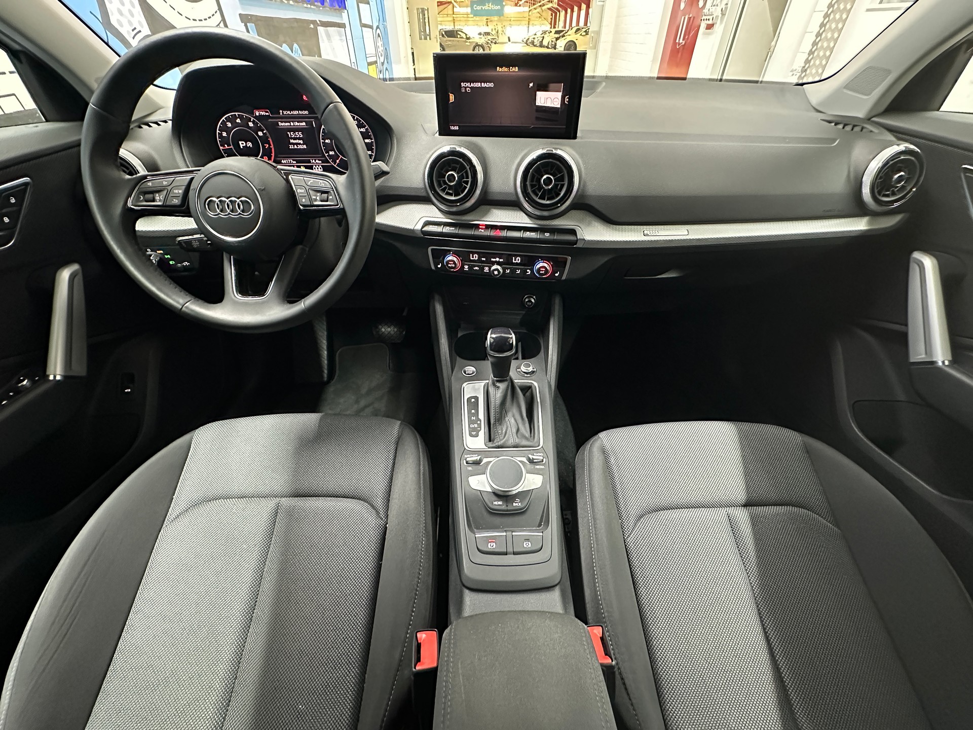 AUDI Q2 35 TFSI S line S-tronic-image-9