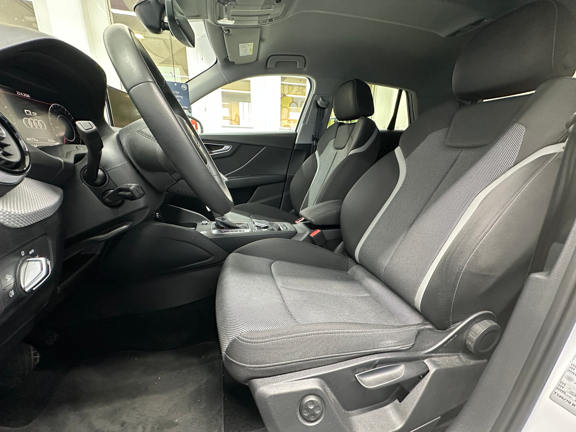 AUDI Q2 35 TFSI S line S-tronic-image-7