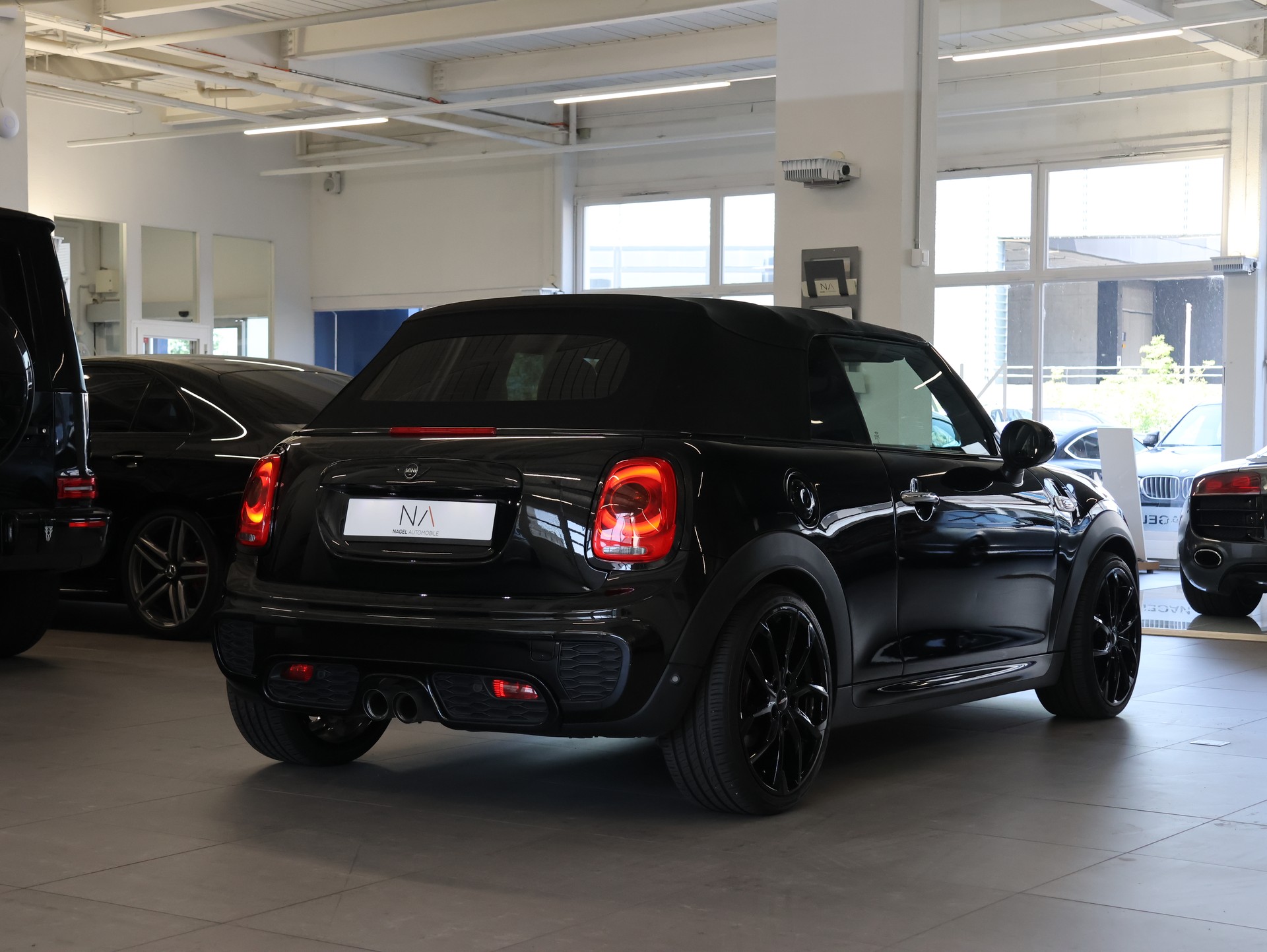 MINI Cooper John Cooper Works Cabriolet Steptronic *Harmon Cardon* Head-Up Display* *360 Kamera*-image-4